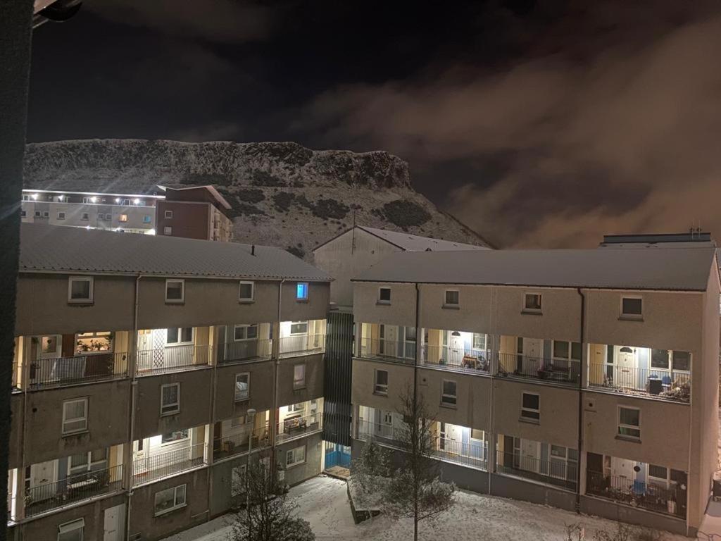 Holyrood Central Apartment Edinburgh Exterior foto